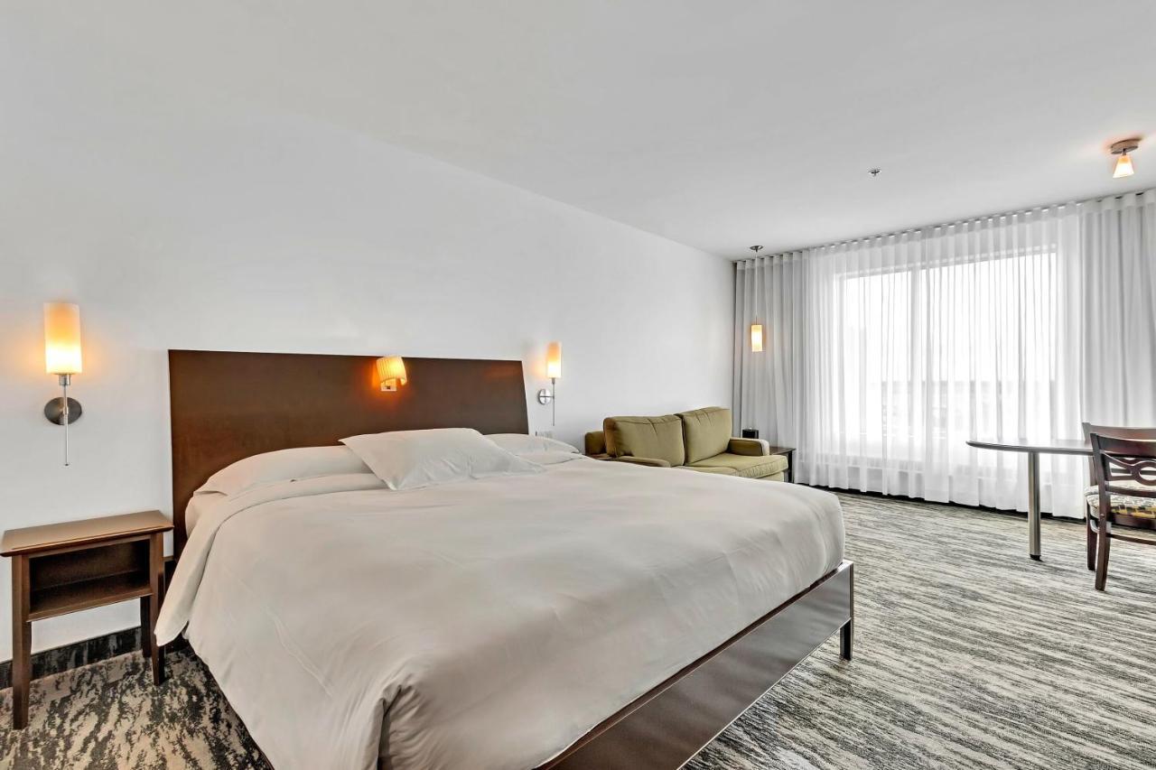 Hotel Mortagne Boucherville Eksteriør billede