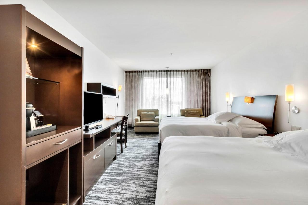 Hotel Mortagne Boucherville Eksteriør billede