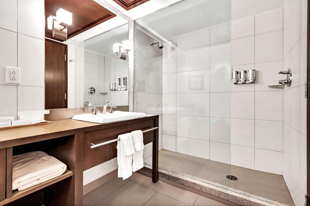 Hotel Mortagne Boucherville Eksteriør billede