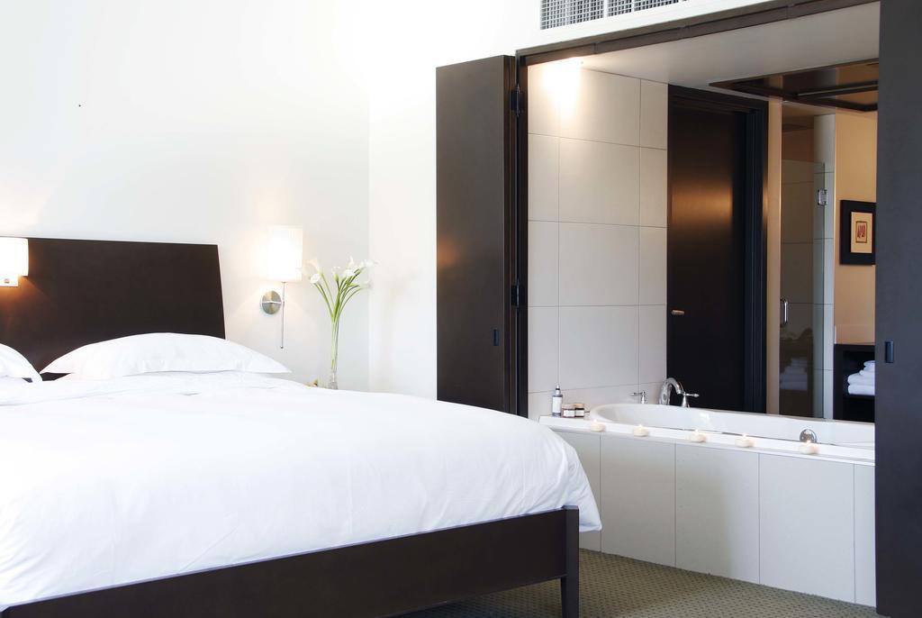 Hotel Mortagne Boucherville Eksteriør billede
