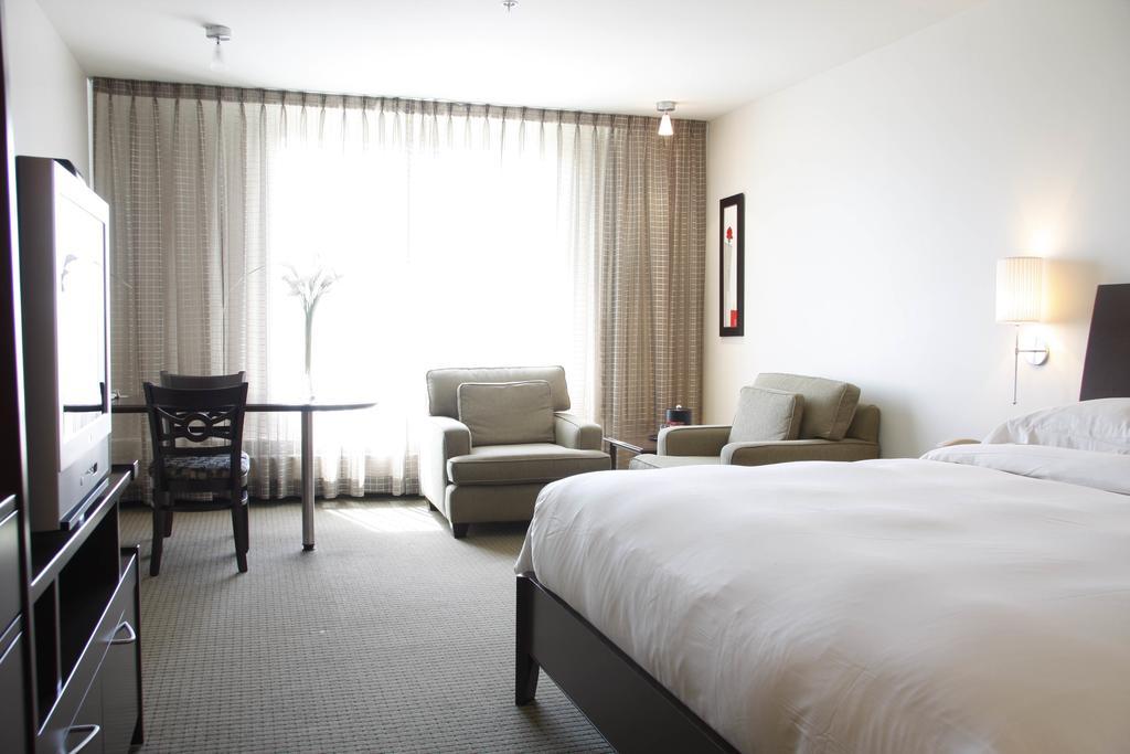 Hotel Mortagne Boucherville Eksteriør billede