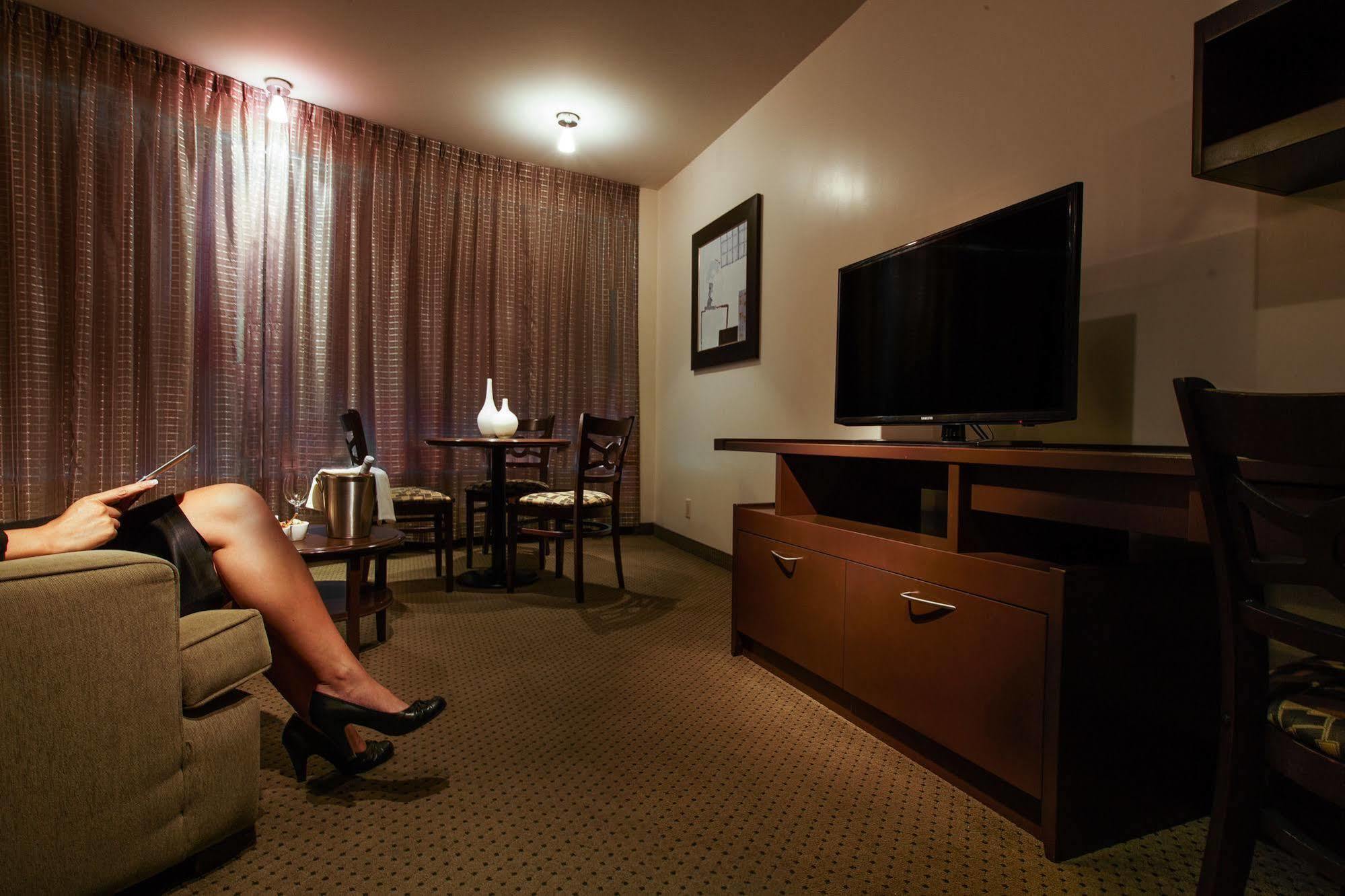 Hotel Mortagne Boucherville Eksteriør billede